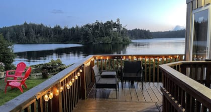 Floras Lake Getaway - encantador apartamento con vista