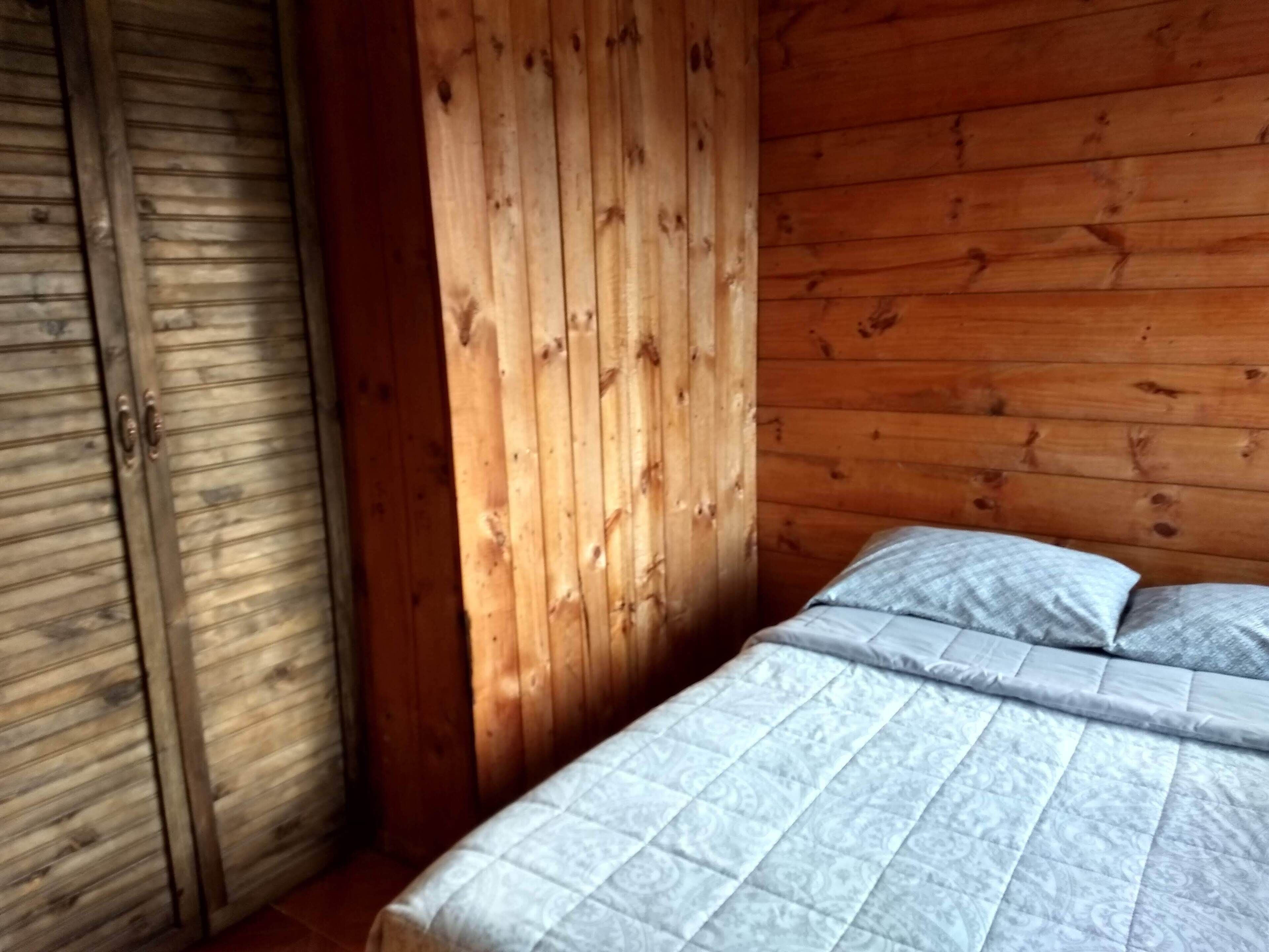3 bedrooms, in-room safe, iron/ironing board, bed sheets