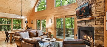 Encantadora cabaña 3BR / 3BA en New River con jacuzzi, mesa de billar, calefacción central y aire acondicionado.