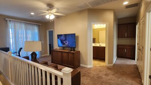 Interior - Country Club 1104, heated pool, 1000 feet from Golfland Sunsplash Amusement Park (Mesa)
