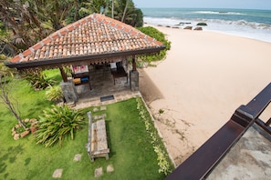 Private beach, white sand, beach umbrellas, beach towels