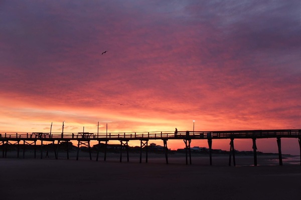 Una playa cerca, sillas reclinables de playa