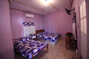 Iron/ironing board, free WiFi - Una Estrella Casa de Huéspedes (Xilitla)