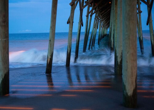 Lake Waterfront Cottage, a short walk to the Beach, Boardwalk