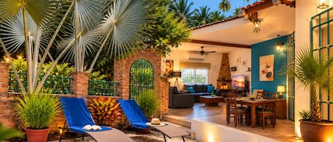 Welcome to La Villa Palmier - enjoy the calm and greenery in Puerto Vallarta