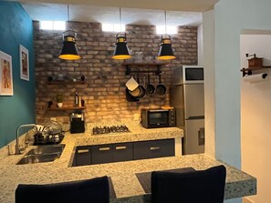 Fridge, microwave, oven, stovetop