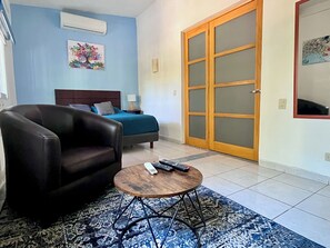 Älytelevisio, työhuone, tietokoneen näyttö