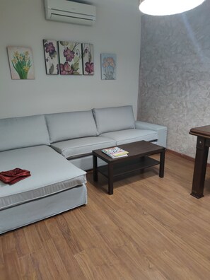 Smart TV, DVD player, books - Apartment between the Falla and the Caleta (Cadiz)