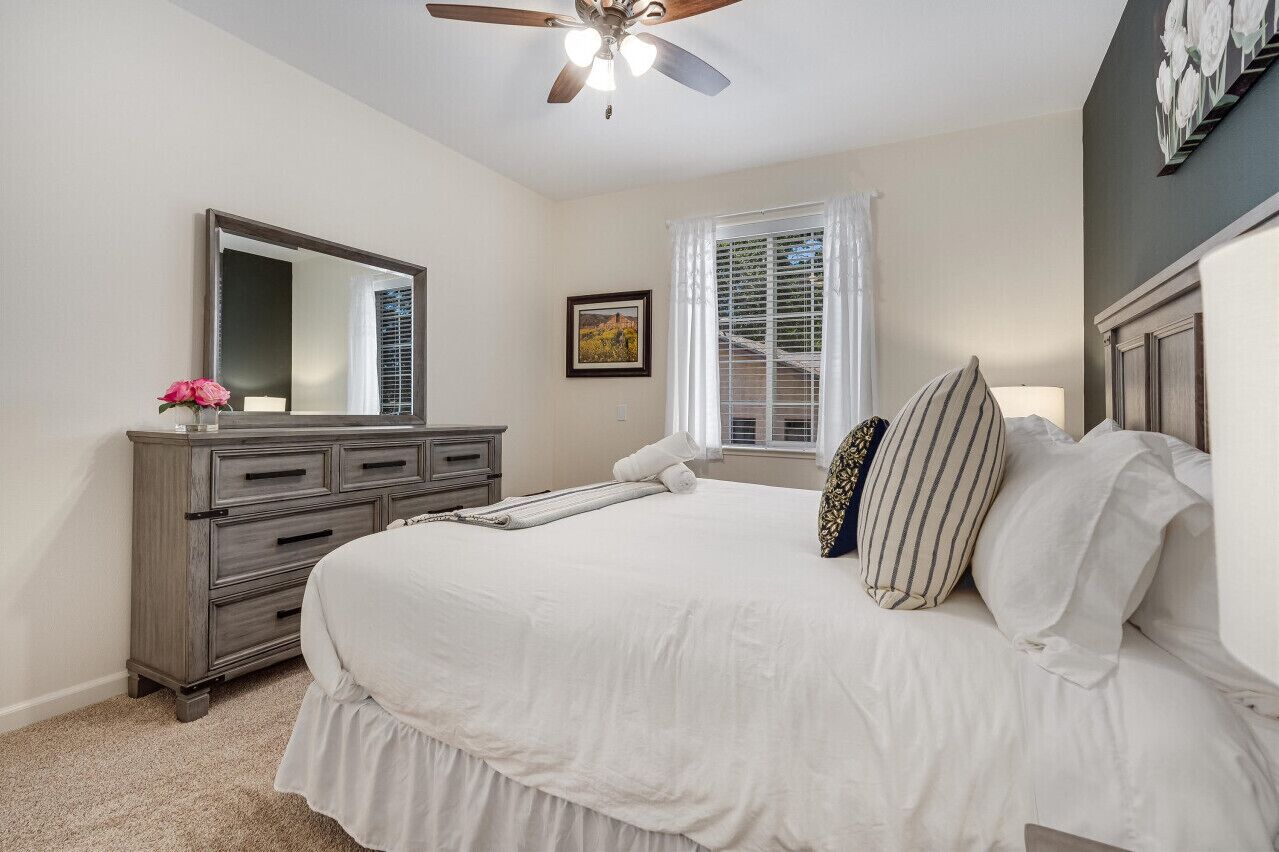 2 chambres, fer et planche à repasser, lit parapluie, Wi-Fi gratuit