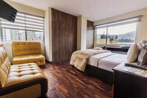 Espacio para trabajar con laptop y sistema de insonorización 