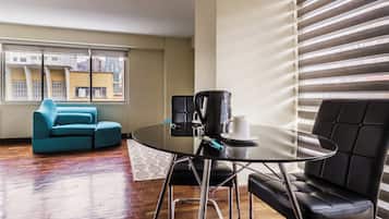 Suite Exécutive, 1 grand lit | Coin séjour
