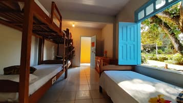 Asrama Umum, hanya perempuan | 1 kamar tidur, setrika/meja setrika, Wi-Fi gratis, dan seprai linen