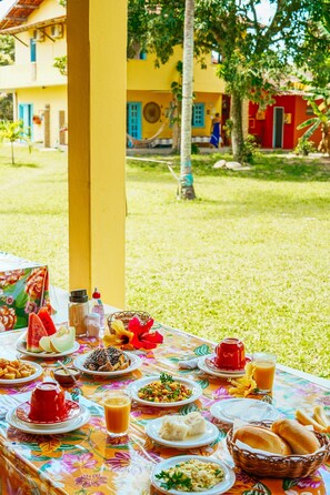 Free daily buffet breakfast - Ganga Zumba Pousada & Hostel (Maraú)