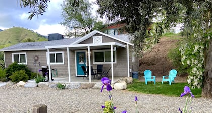 All New Remodeled Cottage