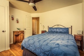 2 bedrooms, iron/ironing board, travel cot, free WiFi