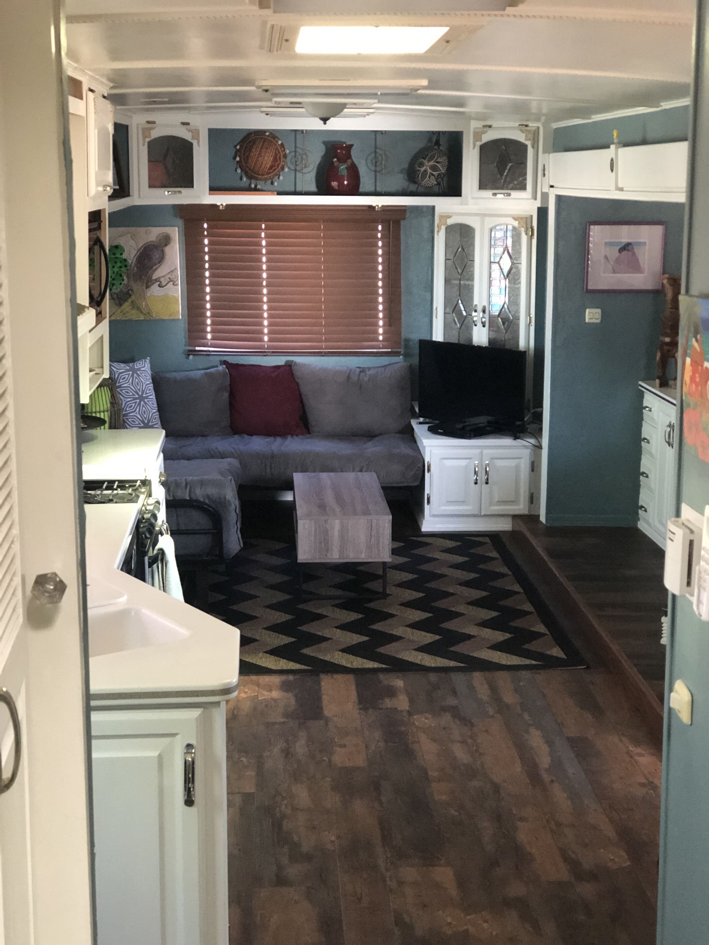 Smart TV, fireplace, DVD player, books