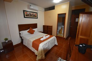 Singola Deluxe | Una scrivania, postazione laptop, ferro/asse da stiro, Wi-Fi gratuito