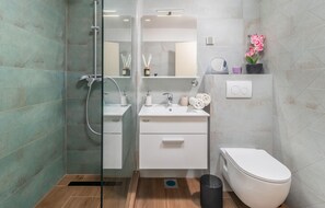 Bathtub