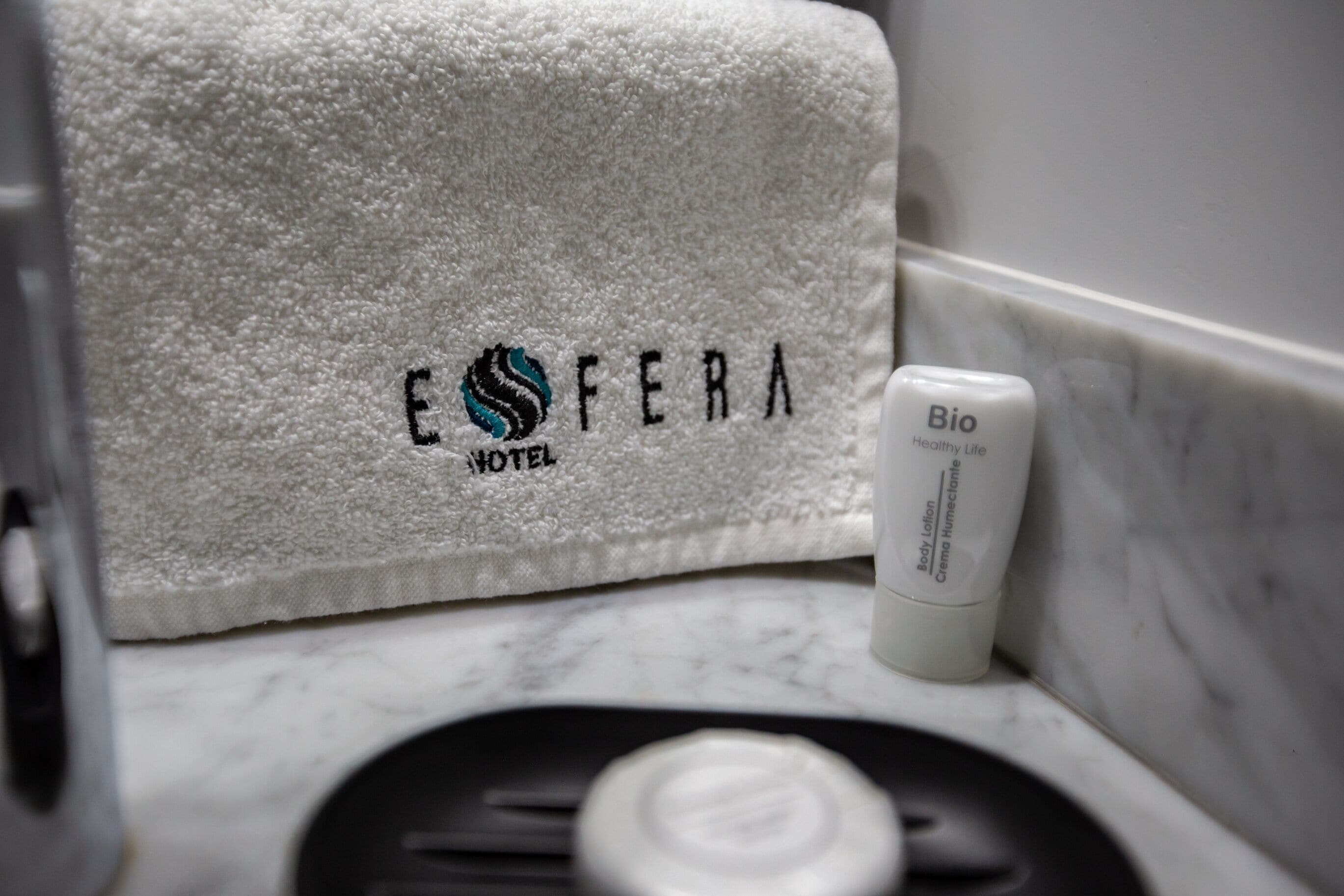 triple room | bathroom amenities | shower, towels, soap, shampoo