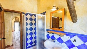 Shower - Finca Hornillo Cómpeta by Ruralidays (Málaga)