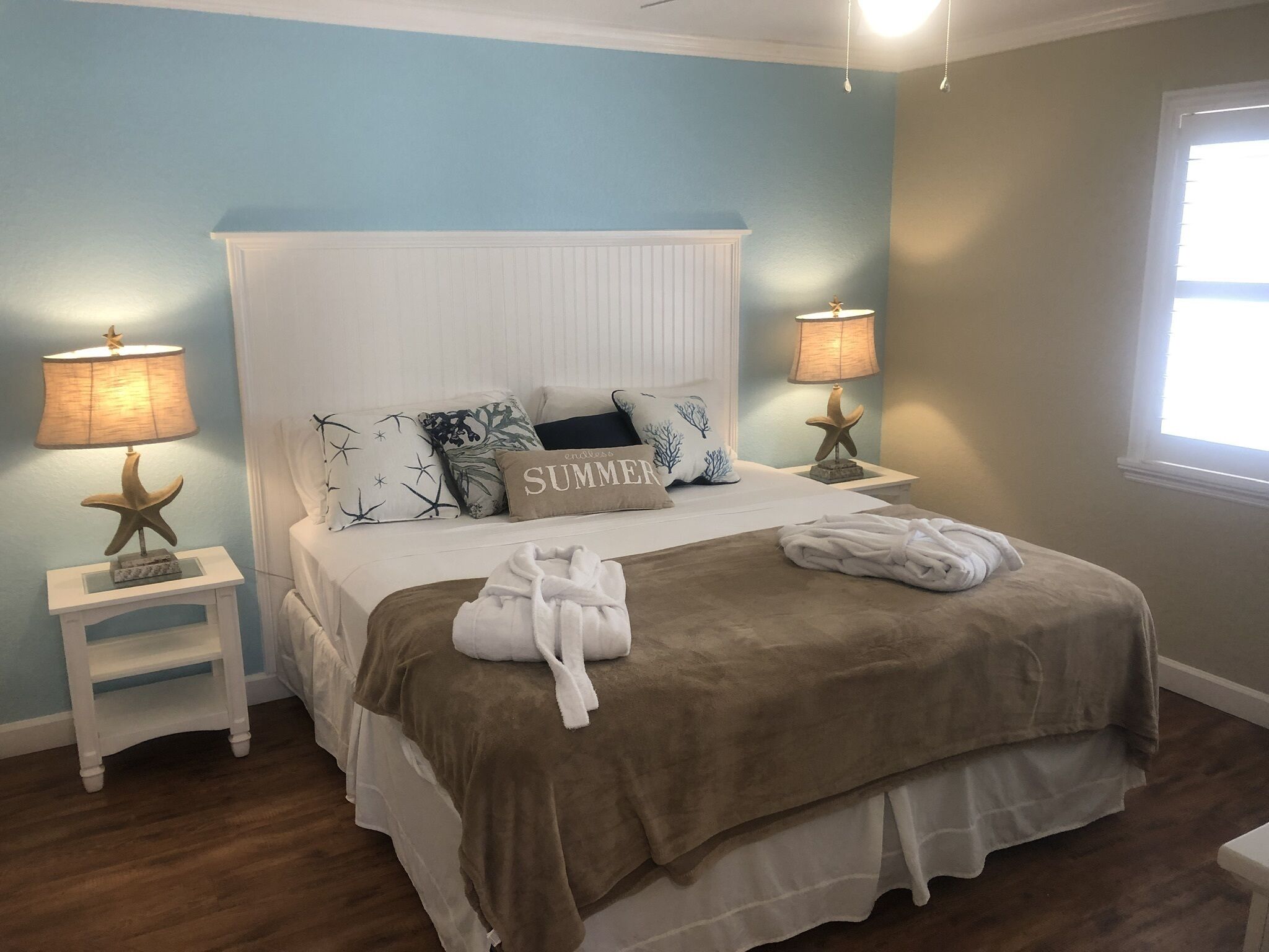 3 bedrooms, in-room safe, iron/ironing board, free WiFi