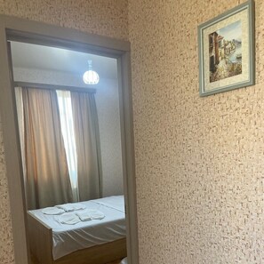 6 makuuhuonetta, silitysrauta/-lauta, Wi-Fi, vuodevaatteet