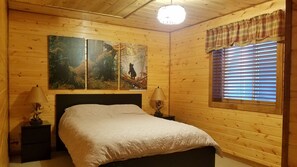 4 bedrooms, iron/ironing board, free WiFi, bed sheets