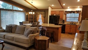 Smart TV, fireplace, DVD player, table tennis