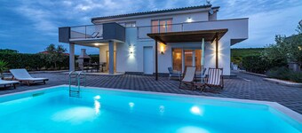 Gorgeous home in Debeljak with WiFi