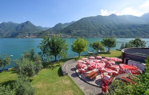 Outdoor dining - Amazing home in Solto Collina BG (Solto Collina BG)