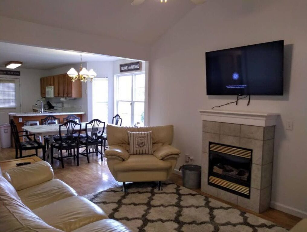 Smart TV, fireplace, DVD player, table football