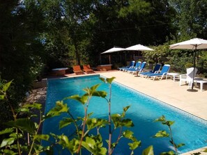 Alberca al aire libre por temporada