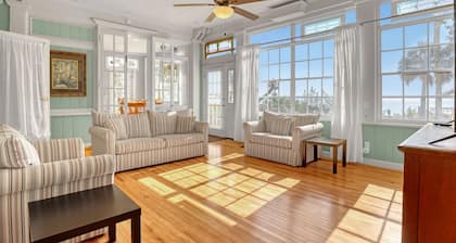 Historic Riverfront Mansion - 11 Bedroom 10Bath - The Ballard Estate