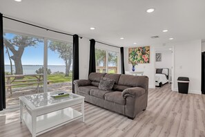 Älytelevisio, kirjoja