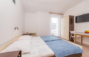 Lit parapluie, Wi-Fi gratuit, draps fournis