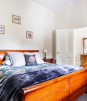 2 Schlafzimmer, Bügeleisen/Bügelbrett, Bettwäsche