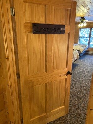 6 bedrooms, iron/ironing board, travel cot, free WiFi