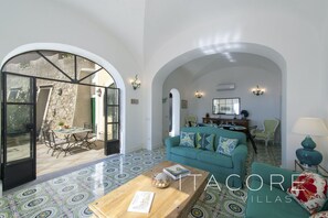 Living area - Villa Emma Positano - Sea & Mountain Views with Panoramic Terraces (Positano)
