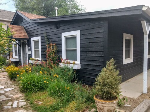 Cozy Cottage in the Heart of Boise!