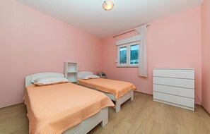 3 makuuhuonetta, ilmainen Wi-Fi, vuodevaatteet