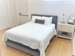 3 chambres, fer et planche à repasser, Wi-Fi, draps fournis