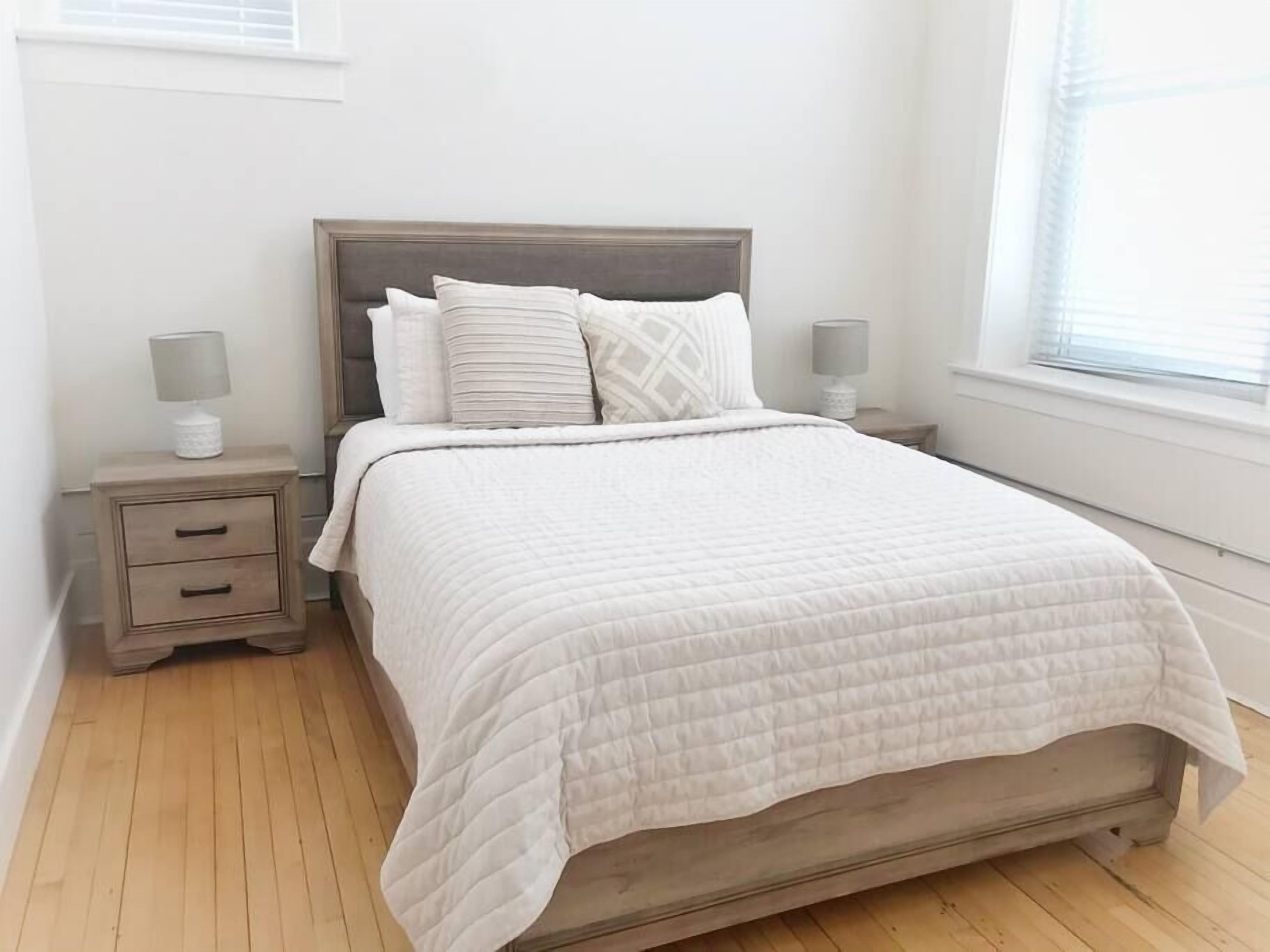 3 chambres, fer et planche à repasser, Wi-Fi, draps fournis