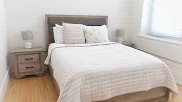 3 chambres, fer et planche à repasser, Wi-Fi, draps fournis