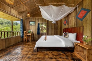 Premium bedding, down duvets, individually decorated - Pu Hmong Eco Retreat (Sa Pa)