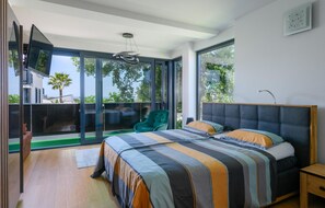 4 bedrooms, in-room safe, travel cot, free WiFi