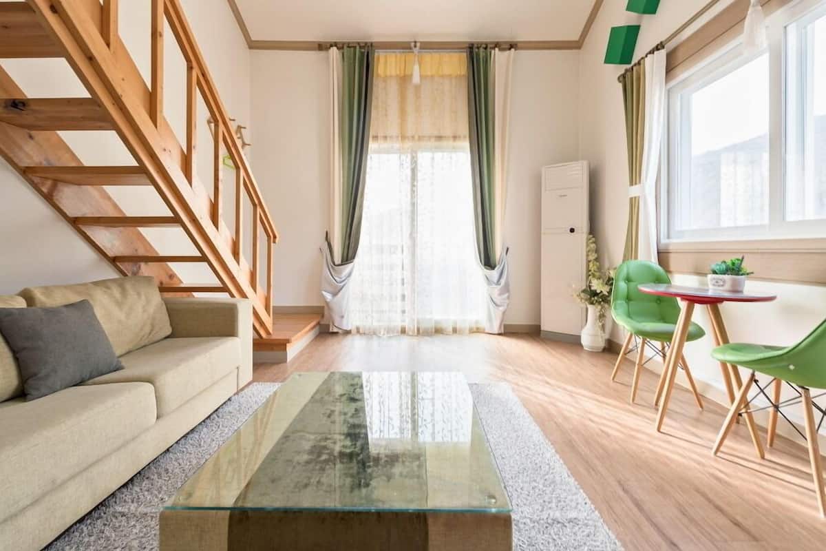Room (Ganyi Green302)