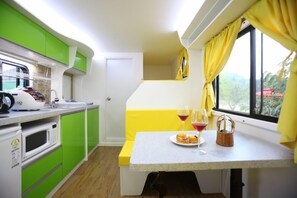 Zimmer (C Aravan 9)