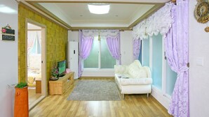 Unclassified image, 5 of 12, button - Pretty House (Gapyeong)