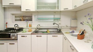 Unclassified image, 2 of 12, button - Pretty House (Gapyeong)