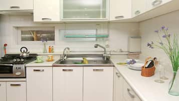 Kamar (Pretty house)
